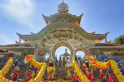 TP Hồ Chí Minh: Người dân, du khách rộn ràng du Xuân trong ngày mùng 3 Tết