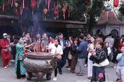 Đầu năm hành hương về với cội nguồn
