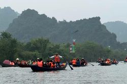 Lễ hội Chùa Hương 2026: Miễn phí tham quan đến hết mùng 6 Tết
