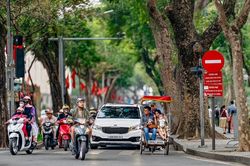 Giao thông mùng 3 Tết ổn định, mùng 4 dự báo cao điểm trở lại