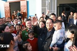 Thủ tướng Phạm Minh Chính chúc Tết nhân dân khu tái định cư Đông Khê của tỉnh Cao Bằng