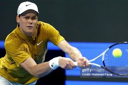 Jakub Mensik gây địa chấn: Chấm dứt chuỗi bất bại sân cứng của Jannik Sinner tại Doha