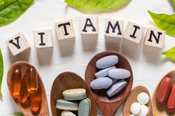 Những lưu ý quan trọng khi bổ sung vitamin cho người có vấn đề về thận