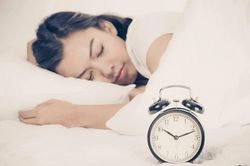 7 ngày ngủ sớm, cơ thể thay đổi bất ngờ