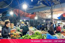 Rau xanh 'hút khách', giá tăng nhẹ khi Tết gần vãn