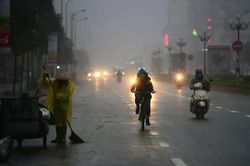 Miền Bắc sắp bước vào cao điểm nồm ẩm, mưa phùn kéo dài trong tháng 3
