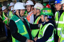 Thủ tướng: Xây dựng đường sắt và đường sắt đô thị với tầm nhìn trăm năm