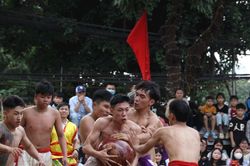 Hà Nội: Sôi nổi hội vật cầu làng Thúy Lĩnh xuân Bính Ngọ 2026