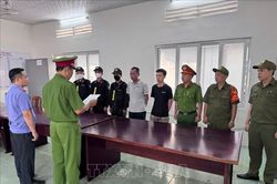 Tạm giữ các đối tượng gây rối trật tự công cộng, cướp giật tài sản