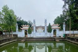 Những con mắt của làng