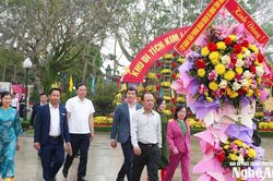 Văn phòng Đoàn đại biểu Quốc hội và HĐND tỉnh dâng hương tưởng niệm Chủ tịch Hồ Chí Minh