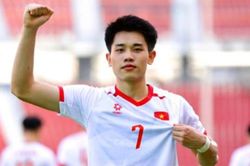 HLV Kim Sang-sik và toan tính chiến thuật với 'song sát' Đình Bắc - Xuân Son