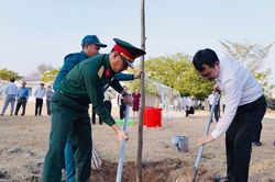 Xã Vạn Thắng phát động 'Tết trồng cây đời đời nhớ ơn Bác Hồ' xuân Bính Ngọ 2026