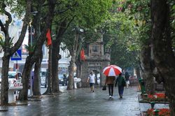 Miền Bắc sắp đón mưa liên tiếp, thời tiết ẩm ướt dự báo kéo dài đến đầu tháng 3