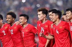 Đội tuyển Việt Nam có cơ hội thăng hạng FIFA ngoạn mục; MU có chiến thắng cảm xúc
