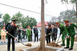 Công an Nghệ An phát động 'Tết trồng cây đời đời nhớ ơn Bác Hồ'