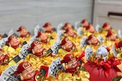 Bánh hình hũ vàng, bánh bao túi tiền 'cháy hàng' sát ngày vía Thần Tài