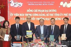 Bí thư Tỉnh ủy Phạm Đại Dương thăm, chúc Tết Trường Đại học Hùng Vương