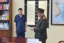 Làm giả giấy khám sức khỏe, 2 người bị khởi tố