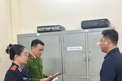Khởi tố người đàn ông dùng xe ô tô 'chặn đường' ở Hà Tĩnh