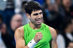 Carlos Alcaraz thống trị tennis 2026: Kỷ lục Grand Slam và chuỗi 12 trận bất bại