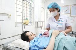 Bác sĩ CKI Tô Thị Kim Quy giữ trọn hạnh phúc 'mẹ tròn con vuông' cho bà bầu