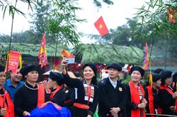 Rộn ràng Lễ Lồng Tồng trong không gian văn hóa cách mạng