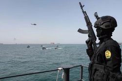 Ông Trump gửi 'tối hậu thư' cho IRGC: Lực lượng này là gì?