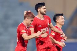 Thể Công Viettel thắng tối thiểu Hà Nội FC, vươn lên ngôi nhì V.League