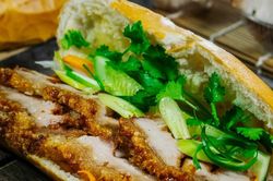 Đề nghị truy xuất nguồn gốc vụ 22 người nghi ngộ độc bánh mì ở TP HCM