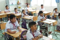Phụ huynh gồng mình chi cả trăm triệu, cuộc đua 'tiền tiểu học' bao giờ mới chấm dứt?