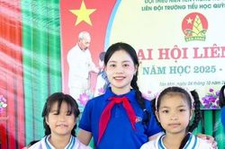 Cô giáo Ơ Đu là 1 trong 7 nữ ứng cử viên Quốc hội trẻ nhất nước