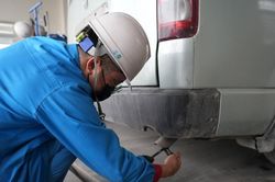 Siết khí thải ô tô từ 1/3/2026: Người dân băn khoăn, lo tốn kém và 'xót xe' khi đăng kiểm