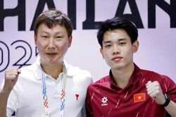 HLV Kim Sang-sik và Đình Bắc nhận vinh danh cao quý sau năm 2025 thành công của bóng đá Việt Nam