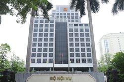 Thực hư thông tin nghỉ lễ Giỗ Tổ và 30/4-1/5 liên tiếp 9 ngày: Bộ Nội vụ lên tiếng