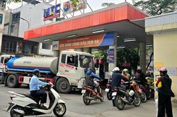 Sản lượng bán xăng dầu tăng vọt, nguồn cung vẫn đảm bảo