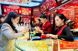 Giá vàng hôm nay (7-3): Đồng loạt giảm