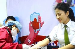 Những 'bóng hồng' công an lan tỏa nghĩa cử hiến máu cứu người
