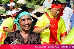Giữ 'lửa' hội quê...