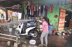 Khi phụ nữ dấn thân vào 'địa hạt' của nam giới