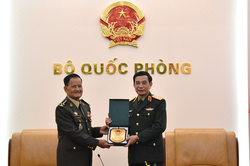 Đại tướng Phan Văn Giang tiếp Quốc vụ khanh Bộ Quốc phòng Campuchia
