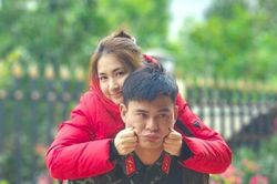 Bạn trai quân nhân tiết lộ khoảnh khắc đời thường của Hòa Minzy