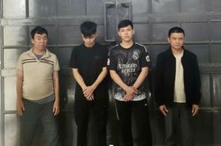 'Bác thằng bần' cướp lại tiền thua bạc
