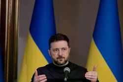 Tổng thống Zelensky: 11 quốc gia đề nghị Ukraine hỗ trợ ứng ph&oacute; UAV