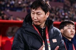 HLV Kim Sang Sik cải tổ chiến thuật trước trận quyết đấu Malaysia tại Asian Cup 2027