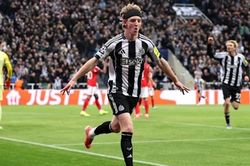 Anthony Gordon: Vũ khí của Newcastle nhằm trừng phạt hàng thủ dâng cao của Barcelona