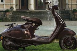 Cận cảnh Vespa 946 bản đặc biệt cho năm Ngọ