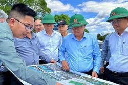 Bí thư Tỉnh ủy Thái Đại Ngọc kiểm tra công tác quản lý Cửa khẩu quốc tế Lệ Thanh