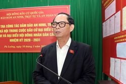 Phó Chủ tịch Quốc hội, Thượng tướng Trần Quang Phương kiểm tra công tác chuẩn bị bầu cử tại xã Pù Luông, Thanh Hóa
