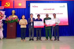 Vietcombank phối hợp trao 6 căn nhà tình nghĩa tại TP.HCM